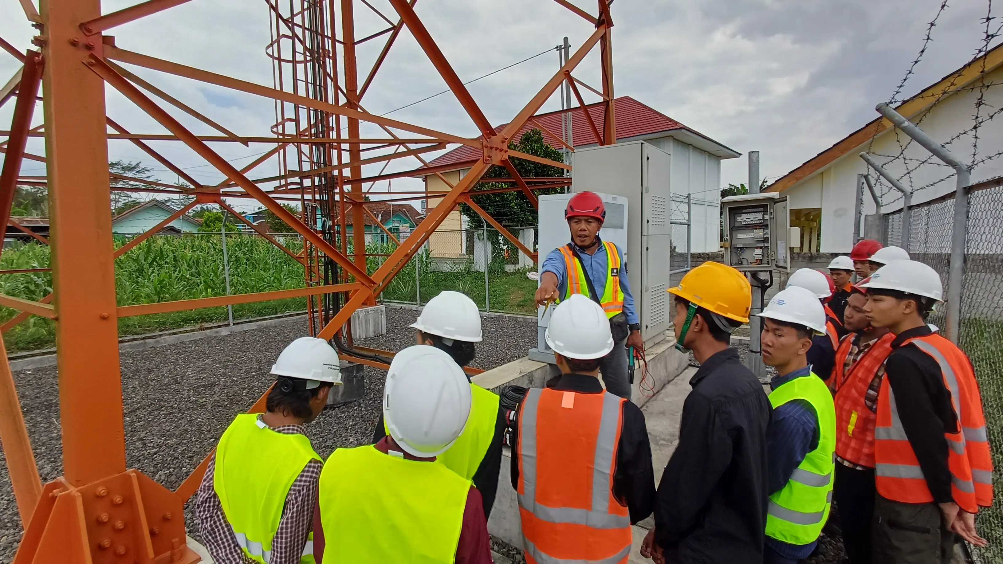 TBIG Bekali Generasi Muda Banjarnegara dengan Pelatihan Industri Telekomunikasi