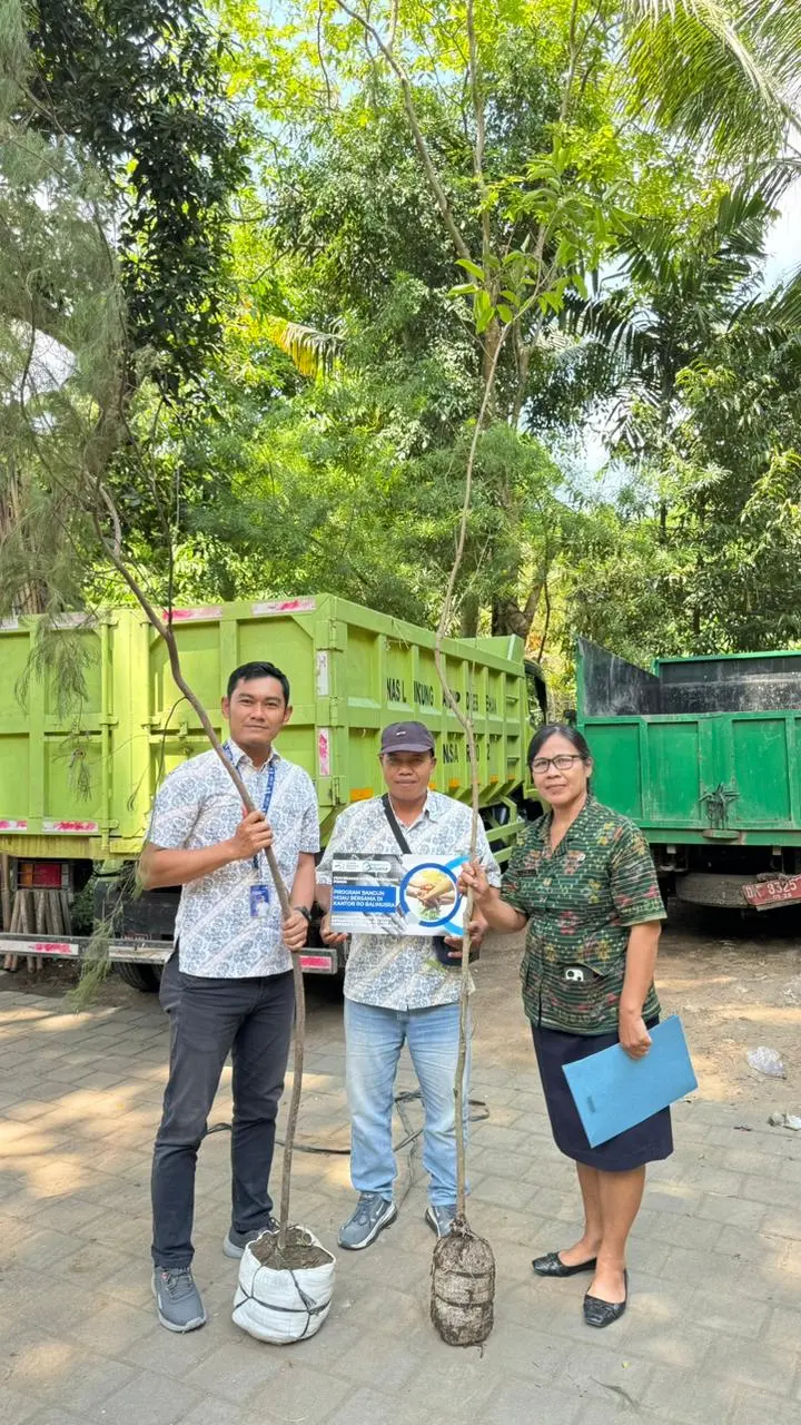 Teguhkan Komitmen SDGs, TBIG Donasikan 100 Pohon Kepada Dinas Lingkungan Hidup dan Kebersihan Kota Denpasar